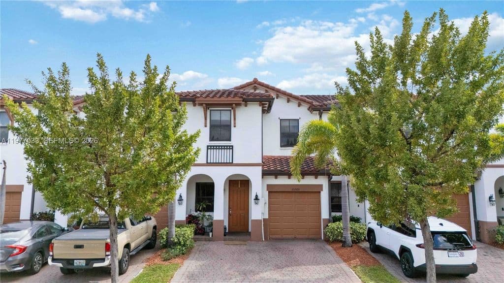 4-bedroom Property — 10268 NW 88th Ter