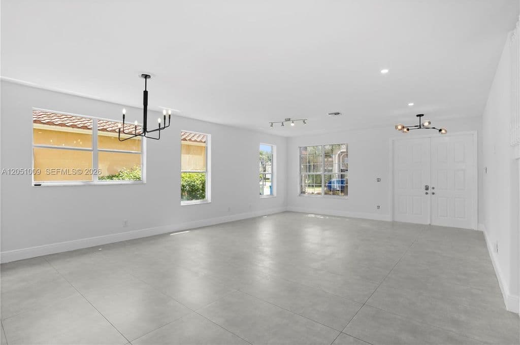 5-bedroom Single-Family Home — 4303 Diamond Row