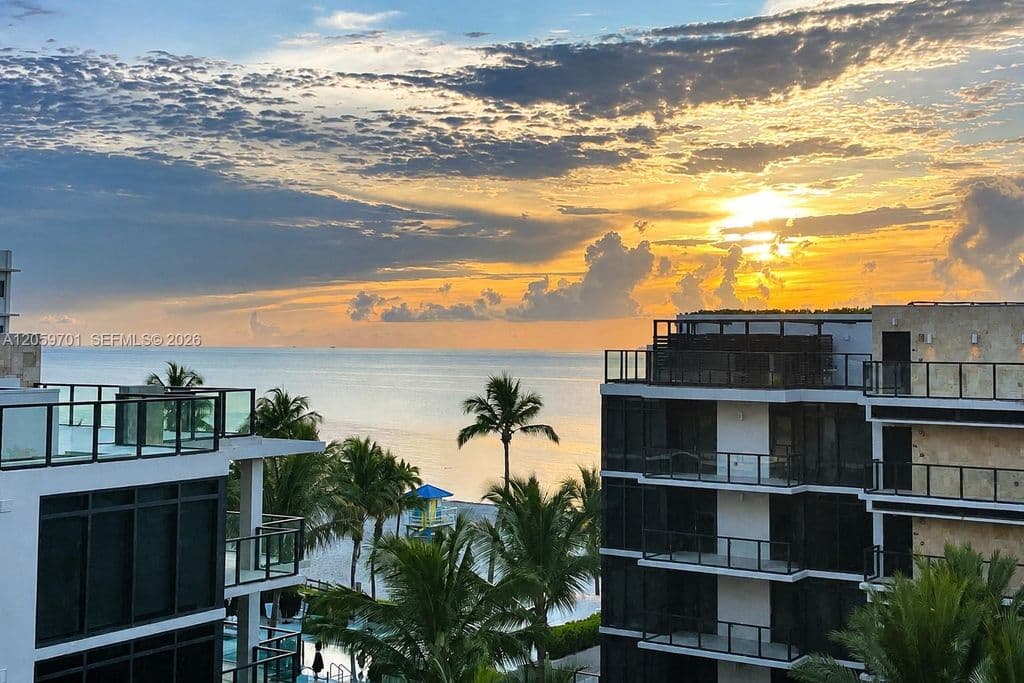 2+1 Condo — 2201 S Ocean Dr APT 604