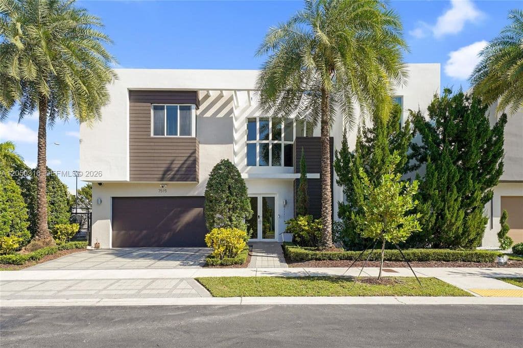 6+1 Müstakil ev — 7515 NW 99th Ave