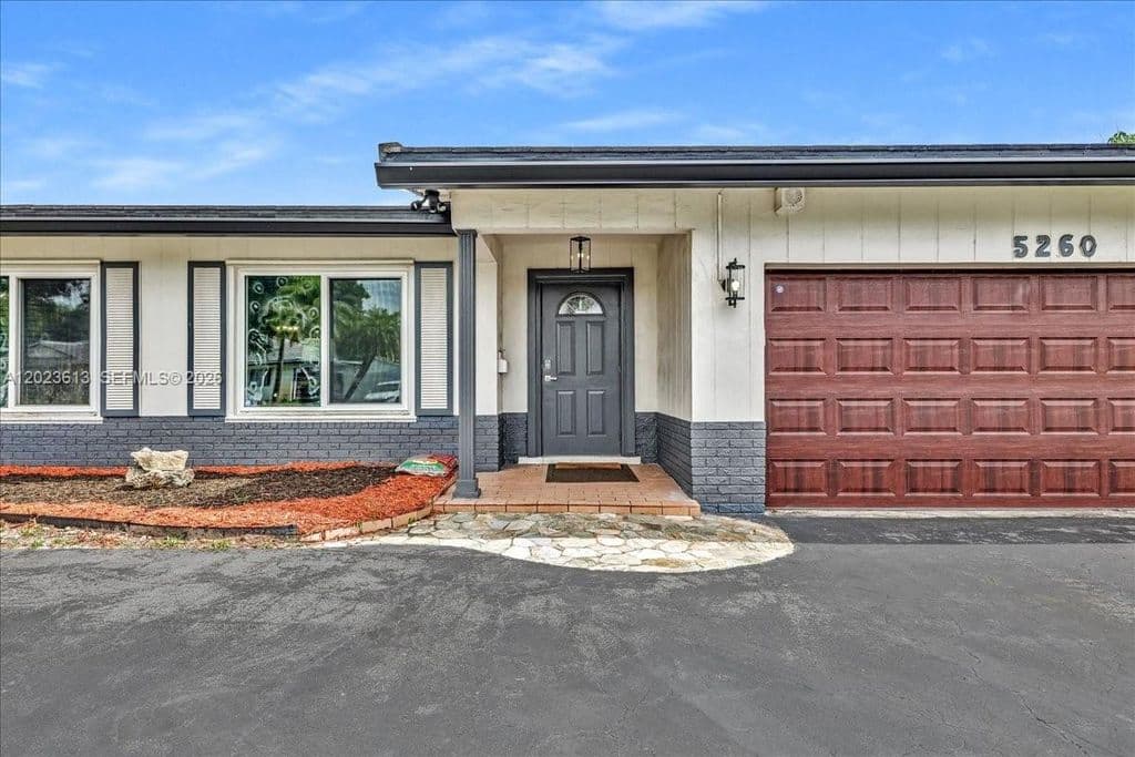 4-bedroom Single-Family Home — 5260 SW 10th Ct