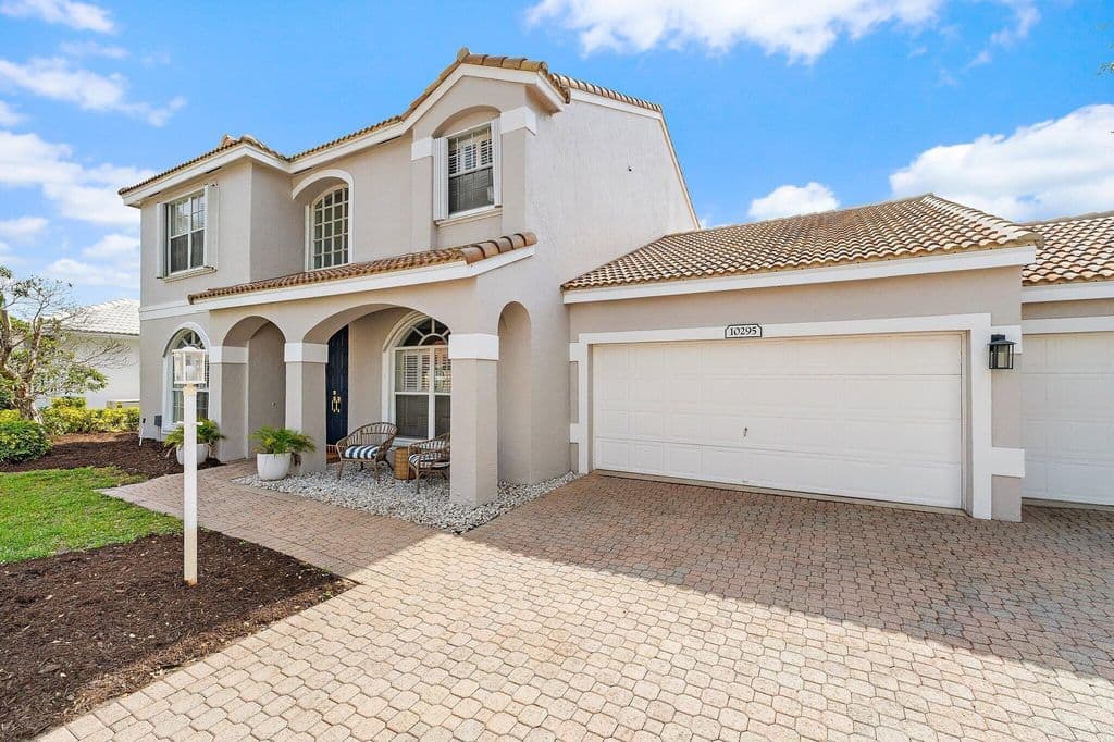 4+1 Müstakil ev — 10295 Allamanda Boulevard
