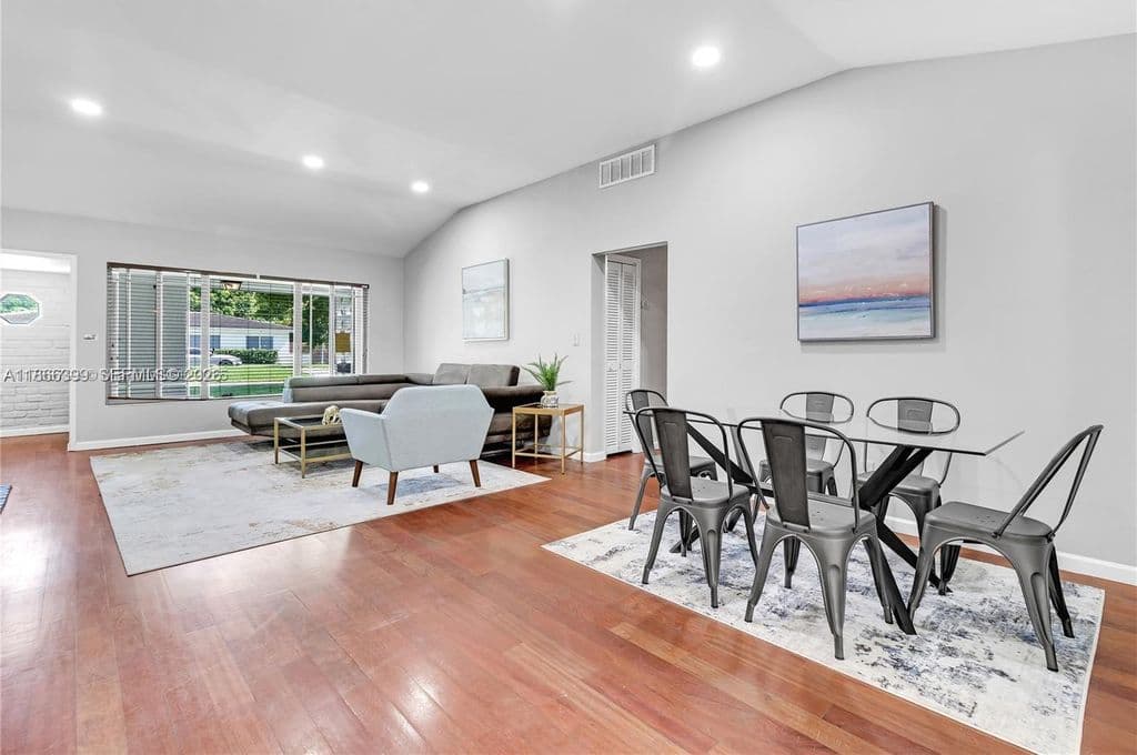 5-bedroom Single-Family Home — 460 NW 88th Ter