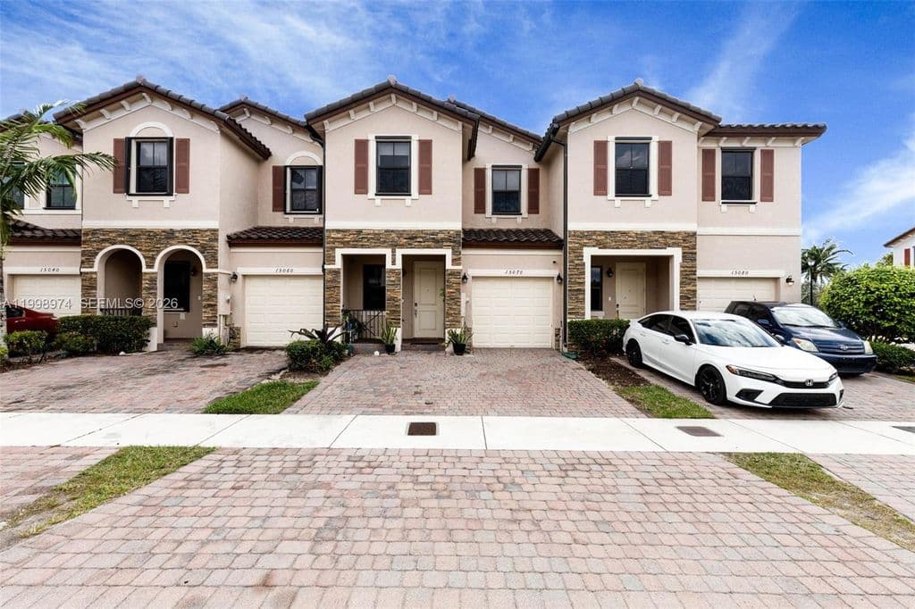 4-bedroom Property — 15070 SW 119th Ln