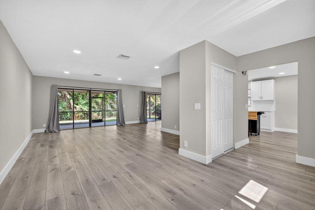 3-bedroom Single-Family Home — 1202 Essex Drive