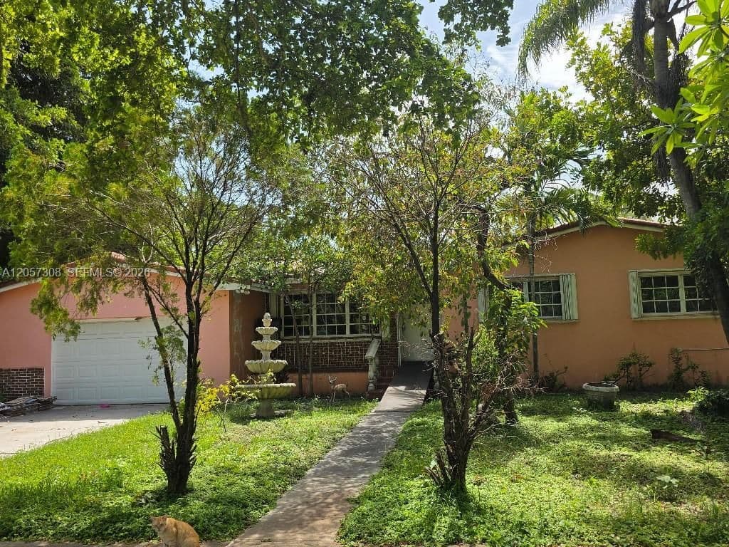3-bedroom Single-Family Home — 881 Albatross St