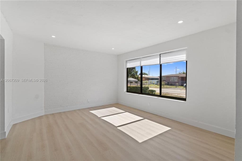 3-bedroom Single-Family Home — 31 W 64th St