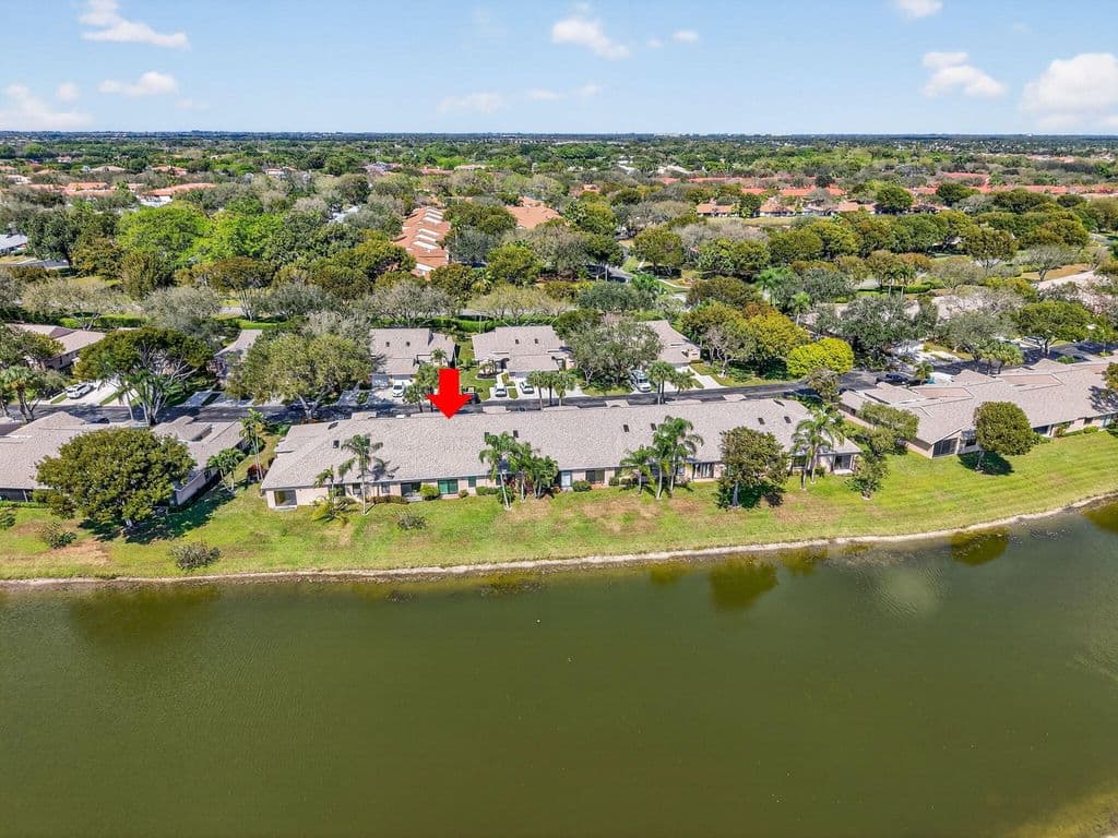 2+1 Condo — 8350 Springlake Drive