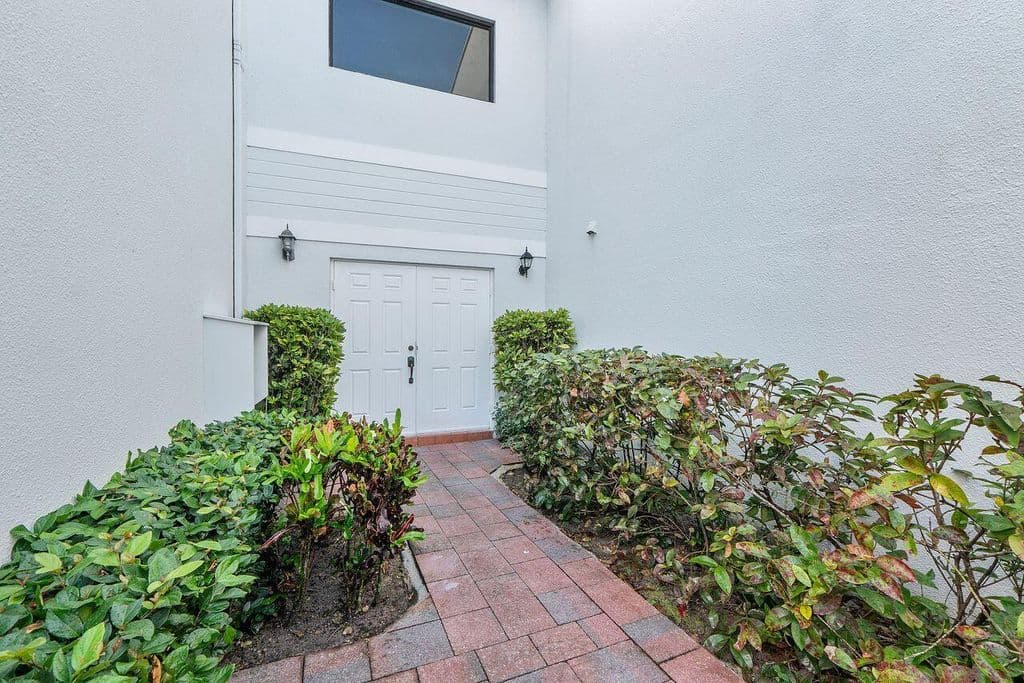 3-bedroom Condo — 6237 Old Court Road #104