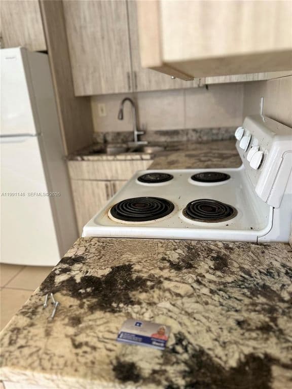 1-bedroom Condo — 12890 NE 8th Ave APT 107