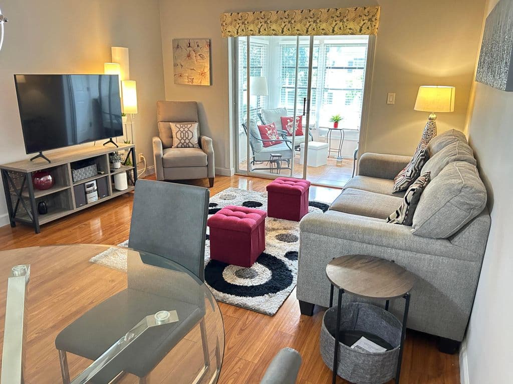 1+1 Condo — 5640 SW 3RD Place #208
