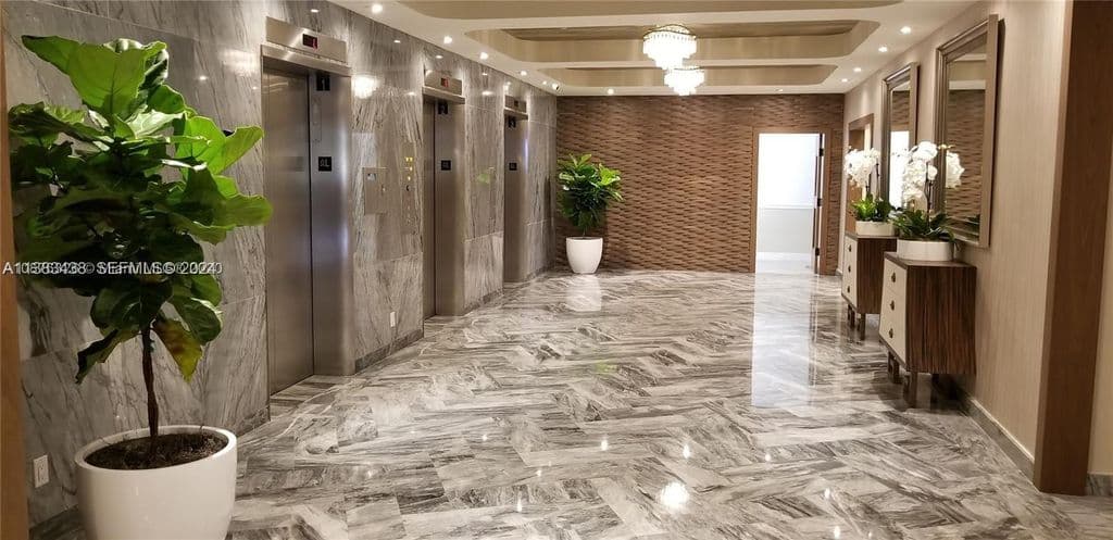 3+1 Condo — 5401 Collins Ave APT 601