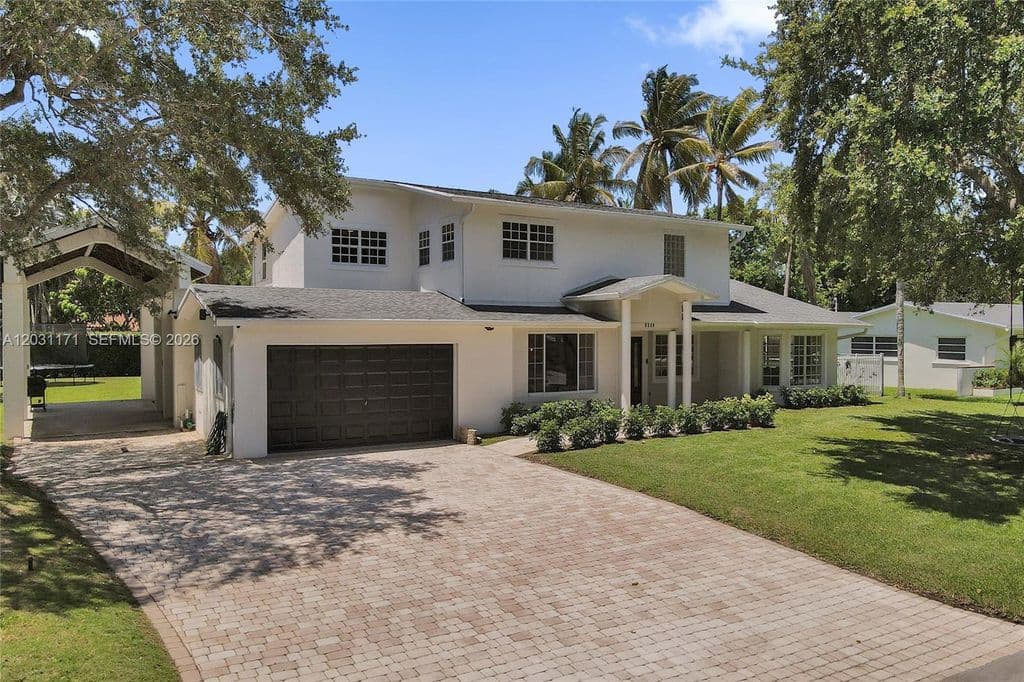 5-bedroom Single-Family Home — 8320 SW 161st St