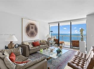 2+1 Condo — 1581 Brickell Ave APT 1105, Miami, 33129
