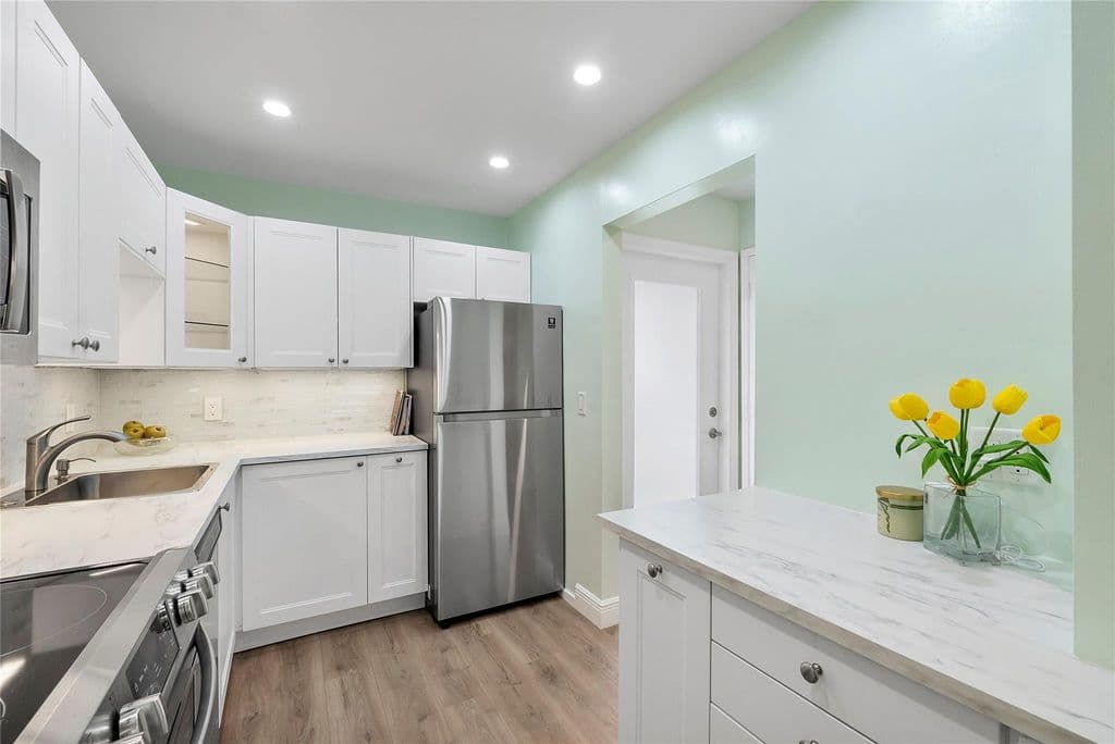 2-bedroom Condo — 1951 NE 39th Street #156