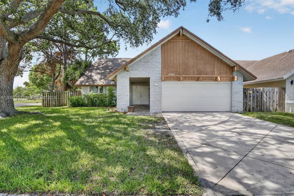 4+1 Müstakil ev — 9381 NW 35th Pl
