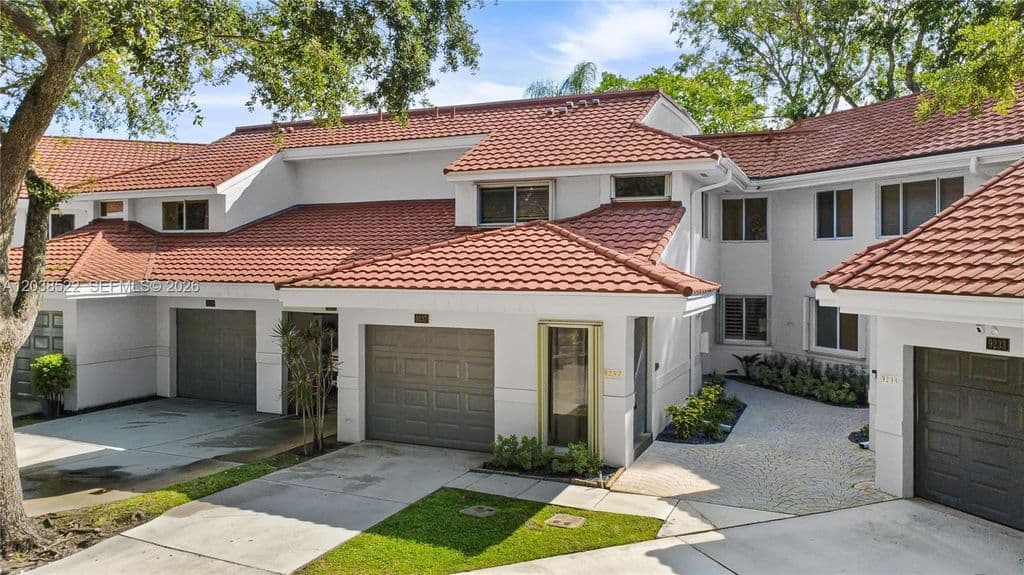 2-bedroom Property — 9237 NW 9th Pl #9237