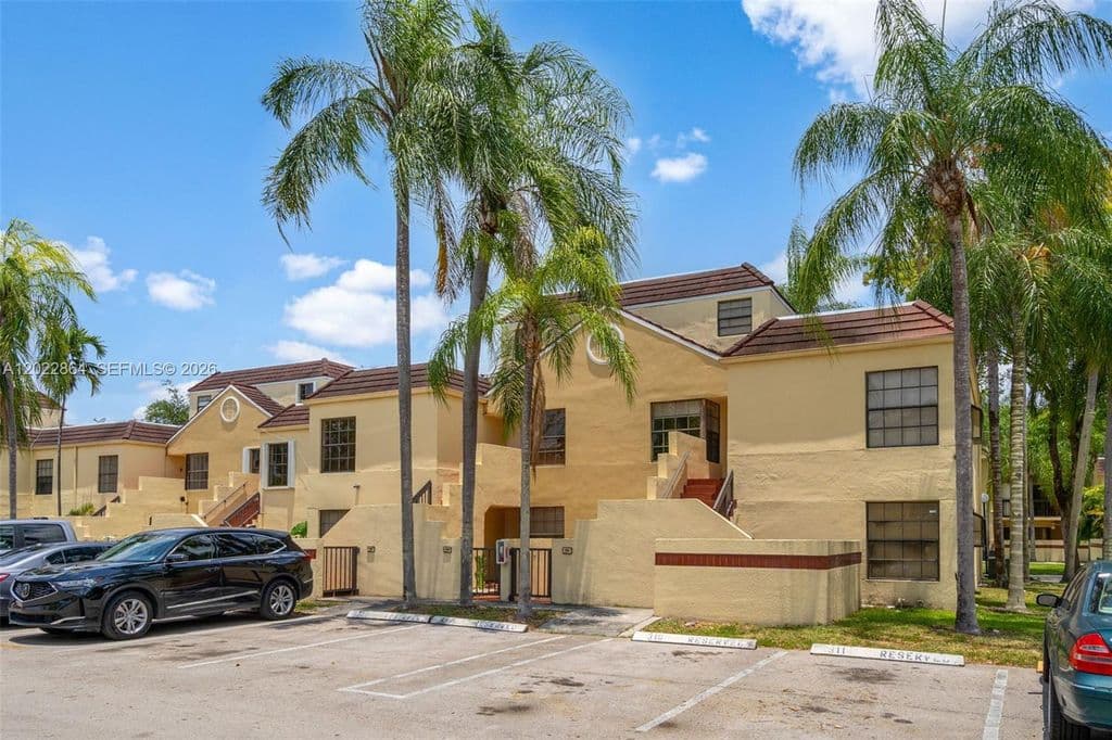 2-bedroom Condo — 12927 SW 88th Ln #A205