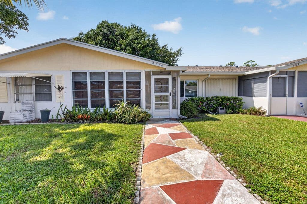 2-bedroom Single-Family Home — 6070 La Palma Lane
