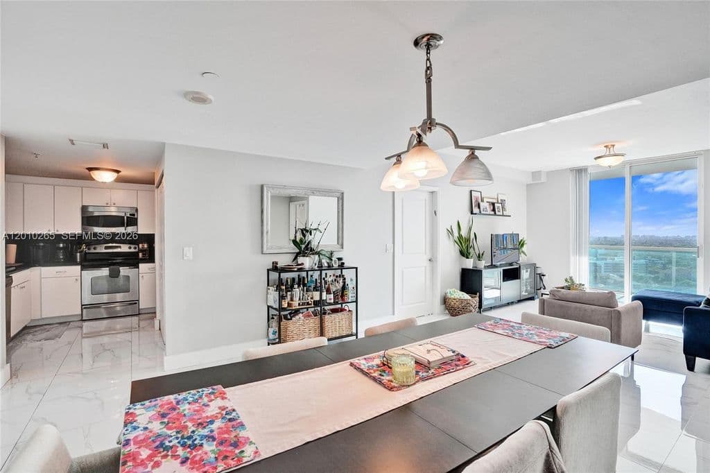 2-bedroom Condo — 1250 S Miami Ave APT 2103