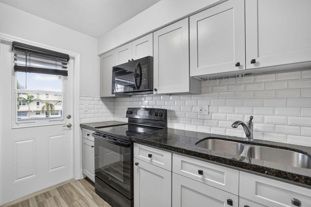 2-bedroom Condo — 801 Pine Drive #12