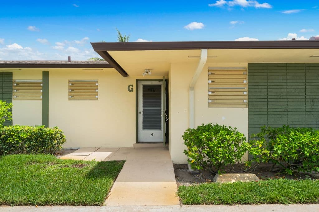 1+1 Condo — 2915 Crosley Drive W #G