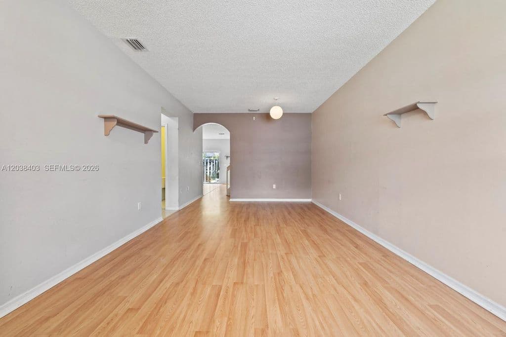 4-bedroom Property — 2222 SE 24th Pl #2222