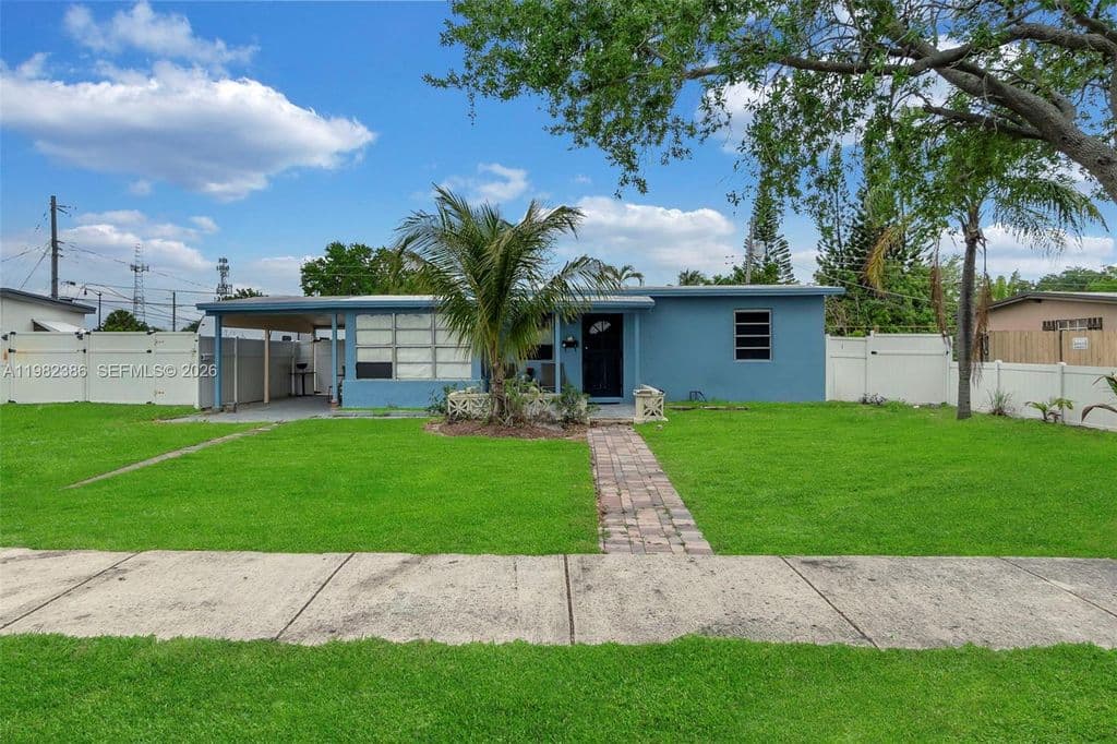 2-bedroom Single-Family Home — 1449 NE 51st St