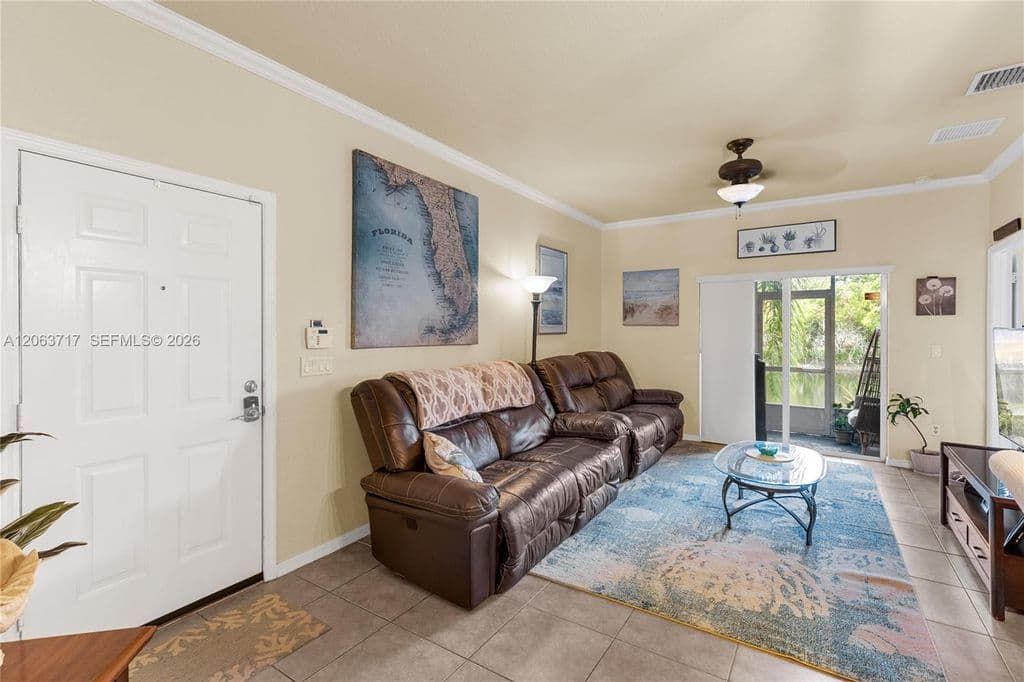 3+1 Condo — 9052 Plymouth Pl #9052