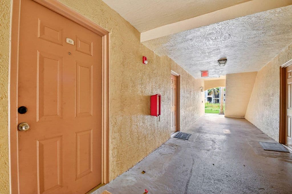 3+1 Condo — 4151 San Marino Boulevard #101