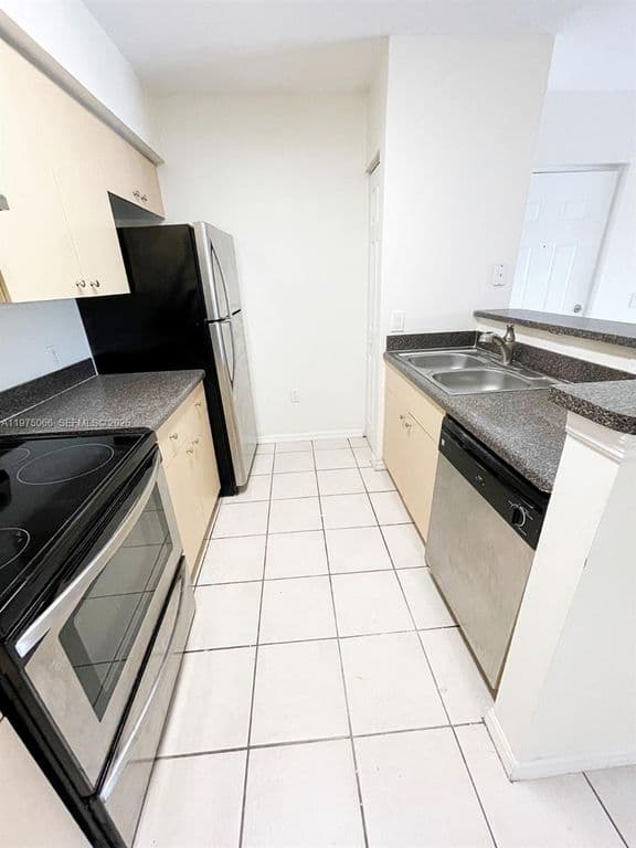 2+1 Condo — 4081 San Marino Blvd APT 206