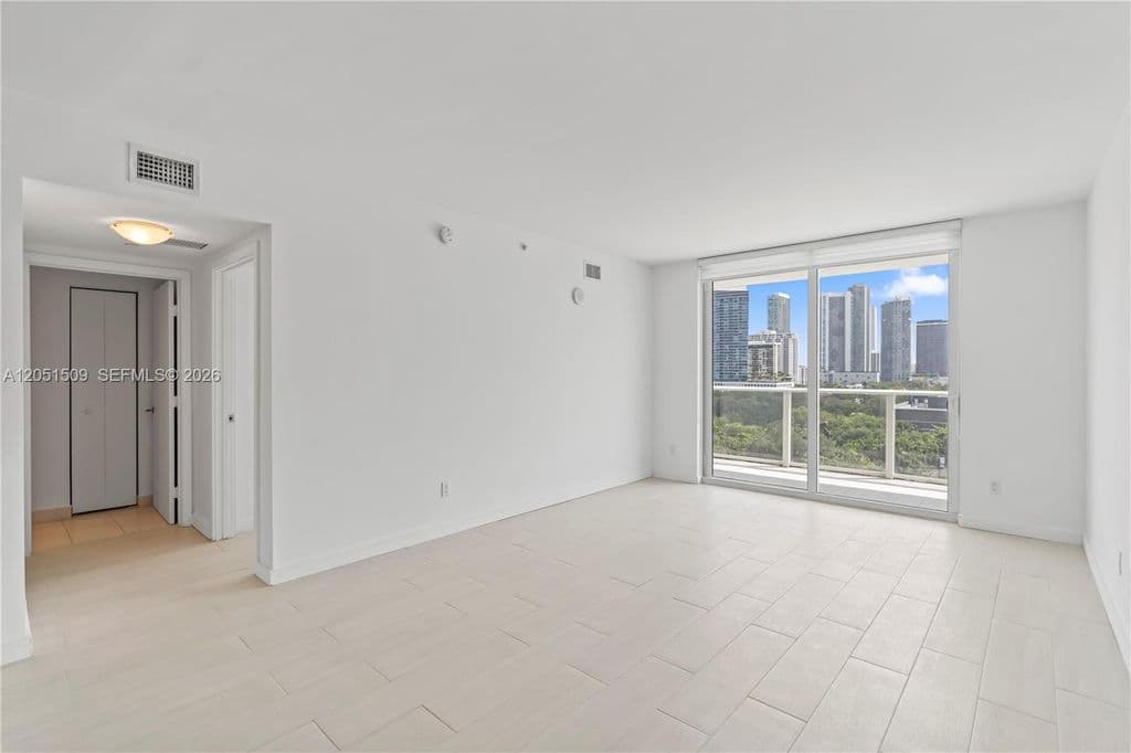2-bedroom Condo — 4250 Biscayne Blvd APT 1018