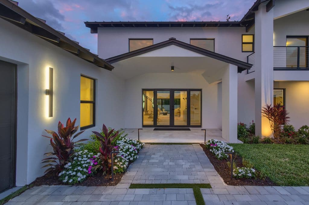 4-bedroom Single-Family Home — 868 Country Club Drive