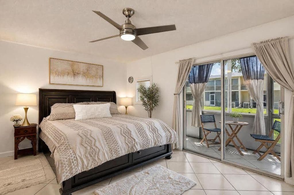 1-bedroom Condo — 290 OAKRIDGE Q #290