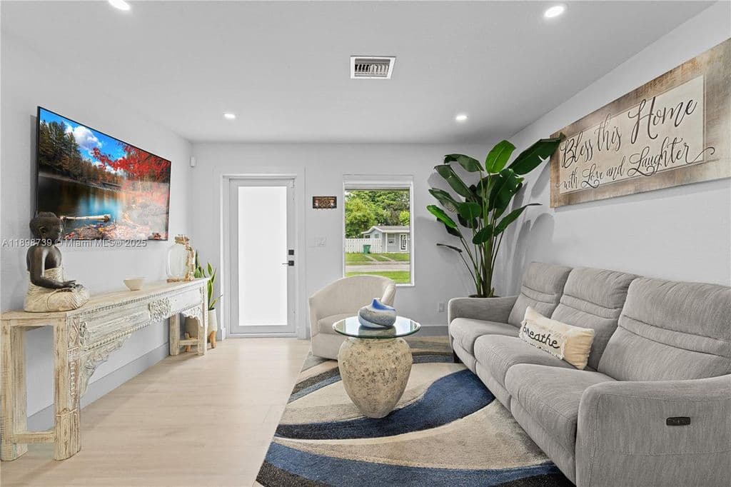 4-bedroom Single-Family Home — 11350 SW 57th St