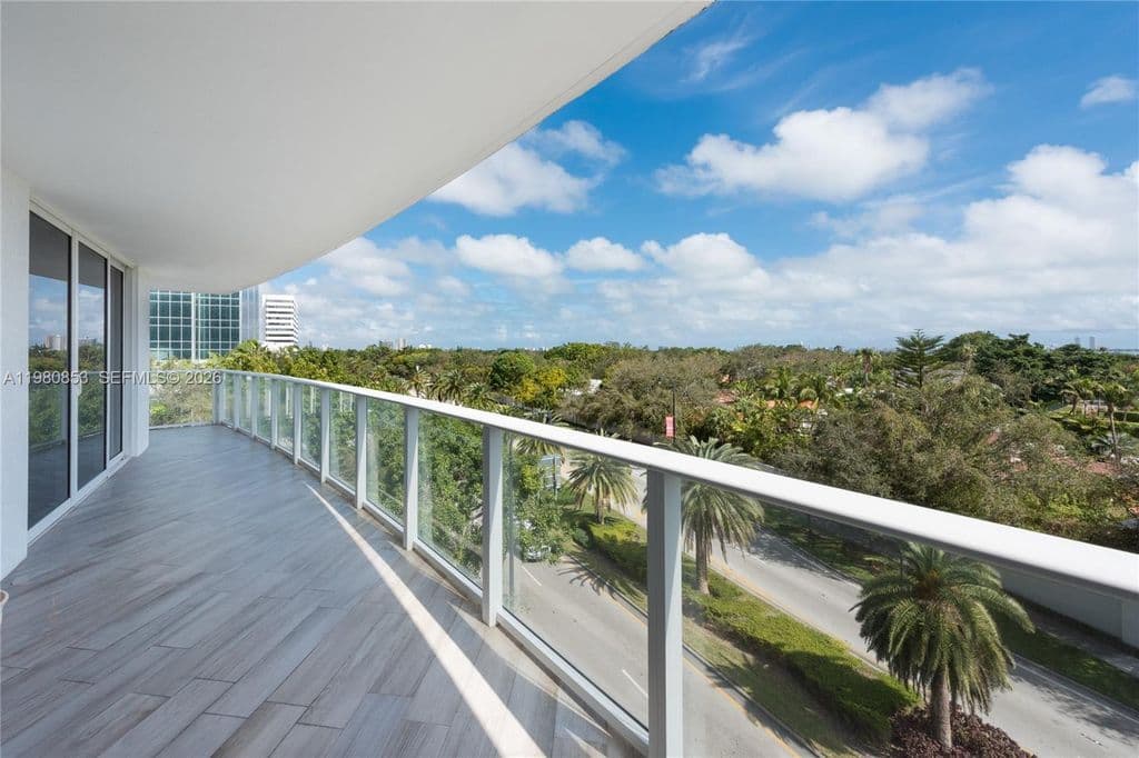 2+1 Condo — 4250 Biscayne Blvd APT 502