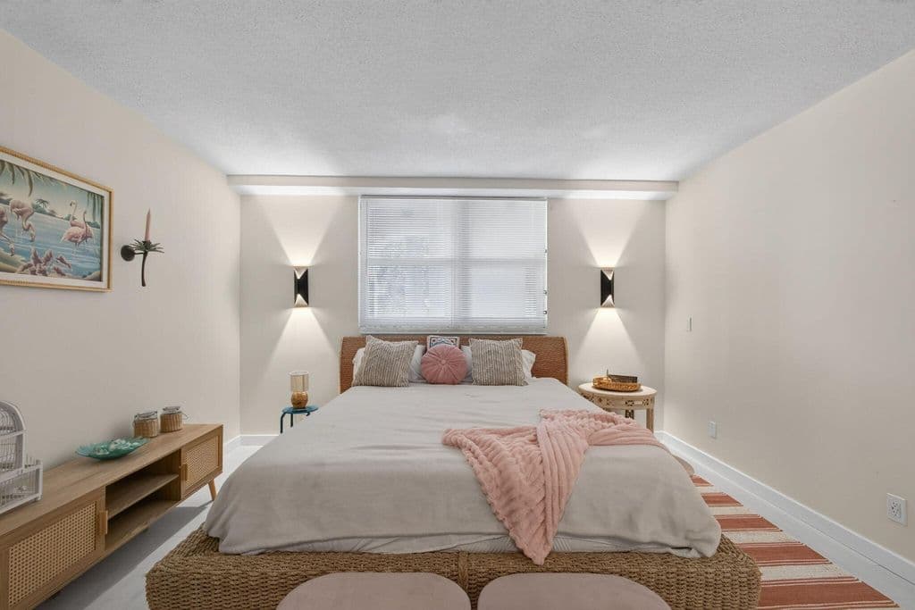 1+1 Condo — 100 Paradise Harbour Boulevard #307