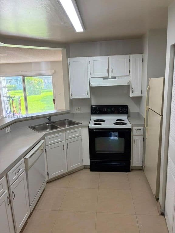 2-bedroom Condo — 3461 NW 44th St APT 102