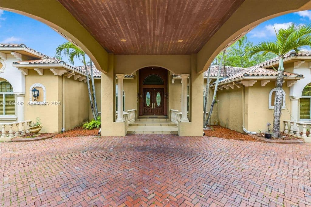 5+1 Müstakil ev — 7761 SW 122nd Ave