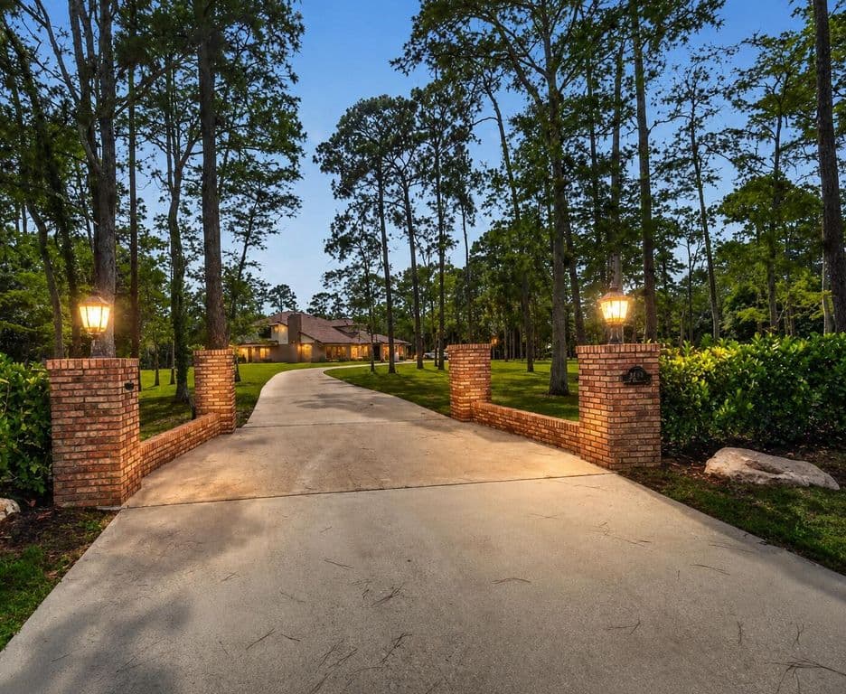 5-bedroom Single-Family Home — 14780 Draft Horse Lane