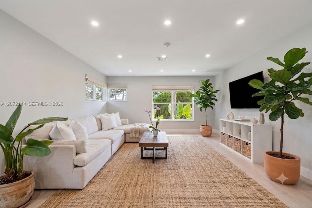 3+1 Müstakil ev — 10650 NE 11th Ct