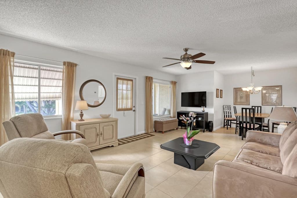 2-bedroom Condo — 337 Pine Ridge Circle #D-2