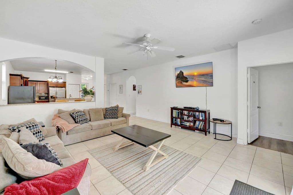 4-bedroom Single-Family Home — 1816 SW 21st Street
