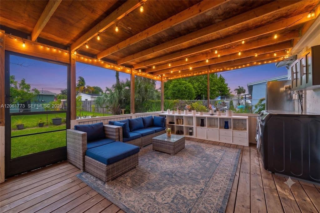3-bedroom Single-Family Home — 320 NE 59th Ct
