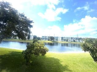 1-bedroom Condo — 2004 Harwood C, Deerfield Beach, 33442