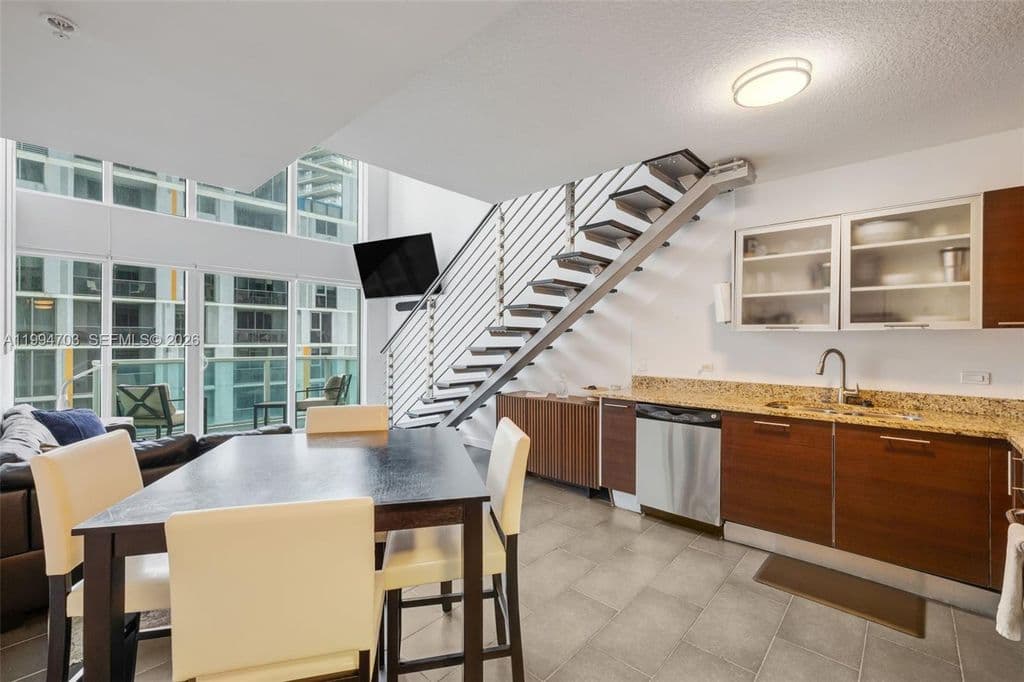 1-bedroom Condo — 41 SE 5th St APT 1306