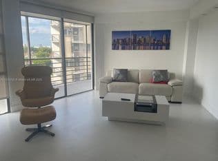 2-bedroom Condo — 20400 W Country Club Dr APT 615, Aventura, 33180