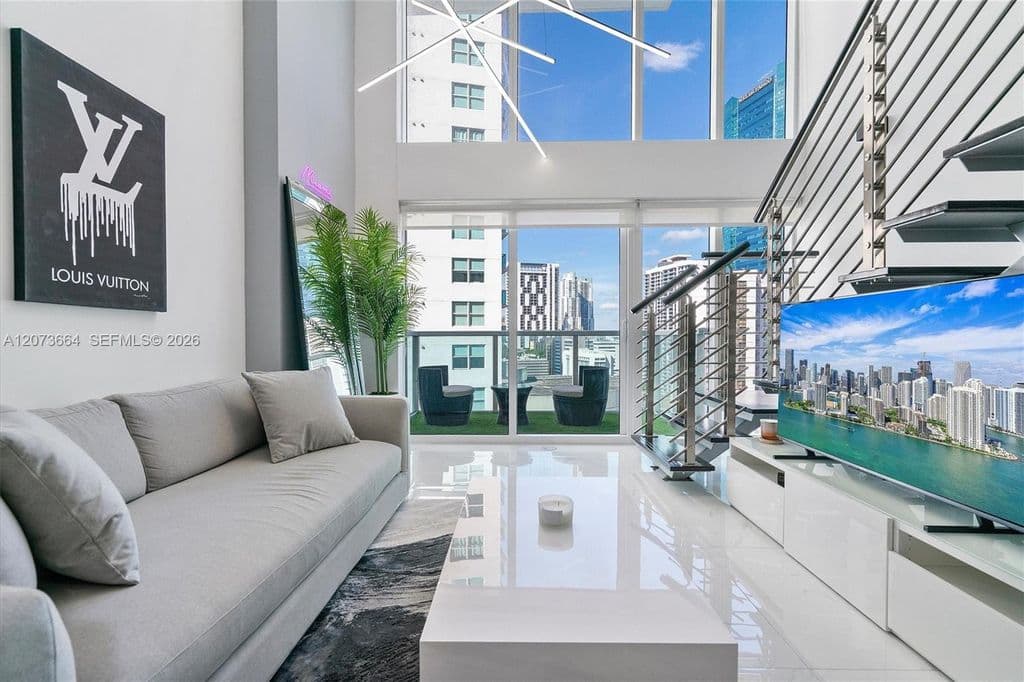 1-bedroom Condo — 41 SE 5th St APT 1111