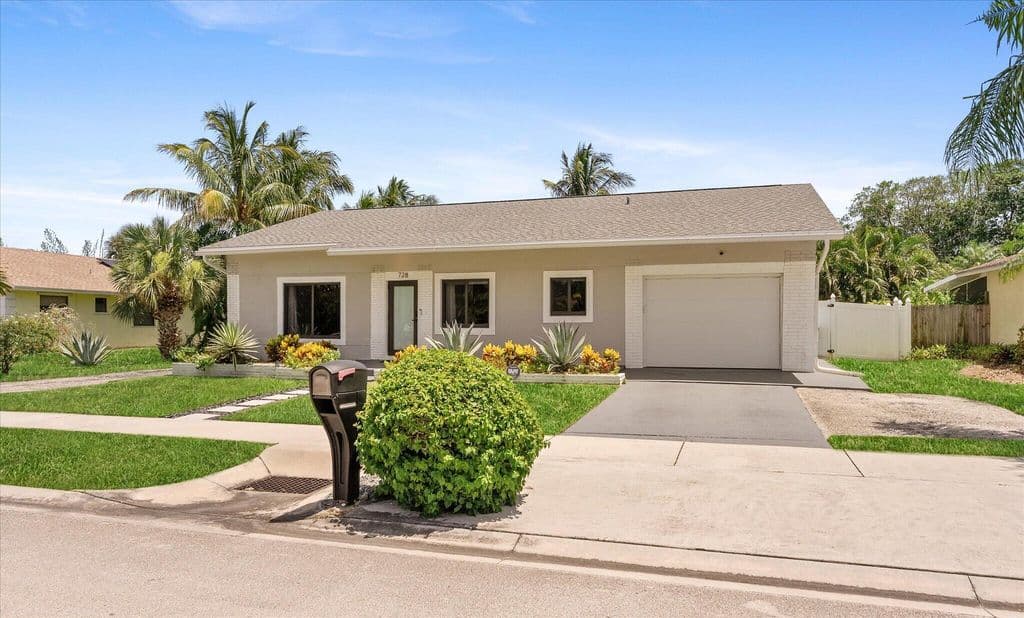 2-bedroom Single-Family Home — 728 NE 9TH Avenue