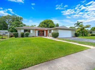 3-bedroom Single-Family Home — 4460 NW 3rd Place, Plantation, 33317